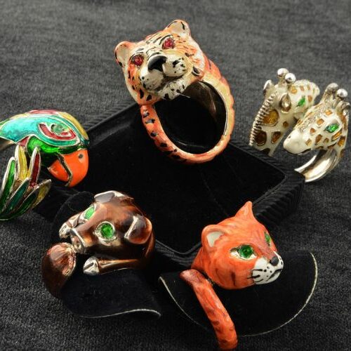 Anelli in argento e smalti a forma di animali. Epoca anni '70.