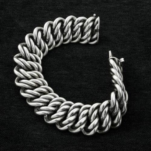 Bracciale in argento intrecciato. Epoca anni '40.