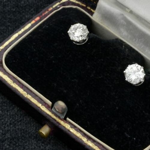 Orecchini in platino con brillanti ct.0,90 caduno. Russia, epoca inizi '900
