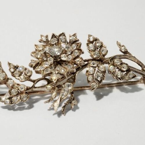 Spilla tramblant in oro e argento recante diamanti taglio antico. Epoca inizi '800