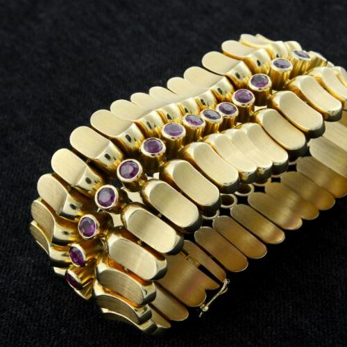 Bracciale carroarmato oro giallo e rubini. Epoca anni '40