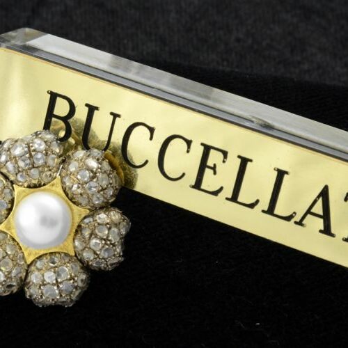 Spilla a margherita in oro e argento, perla e diamanti taglio rosa. Mario Buccellati anni'60