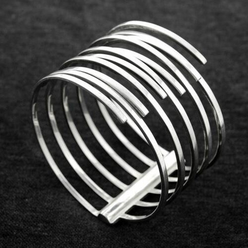 Bracciale a molla in argento. Gucci