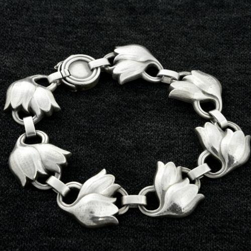 Bracciale a foglie in argento. G. Jensen. Epoca anni '30