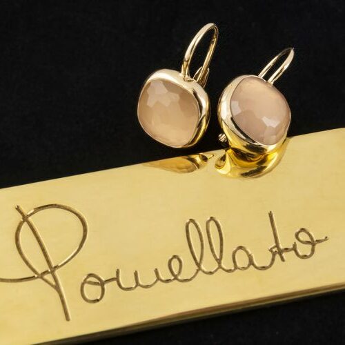 Orecchini oro e quarzi rosa della serie "Cipria" di Pomellato