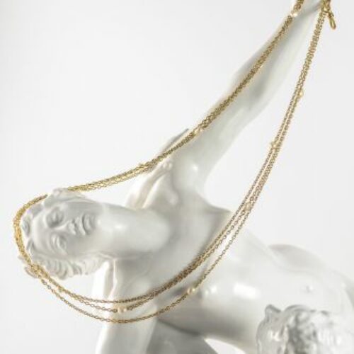 Lunga catena in oro 18 kt. intercalata da perle naturali. Epoca 1860 2